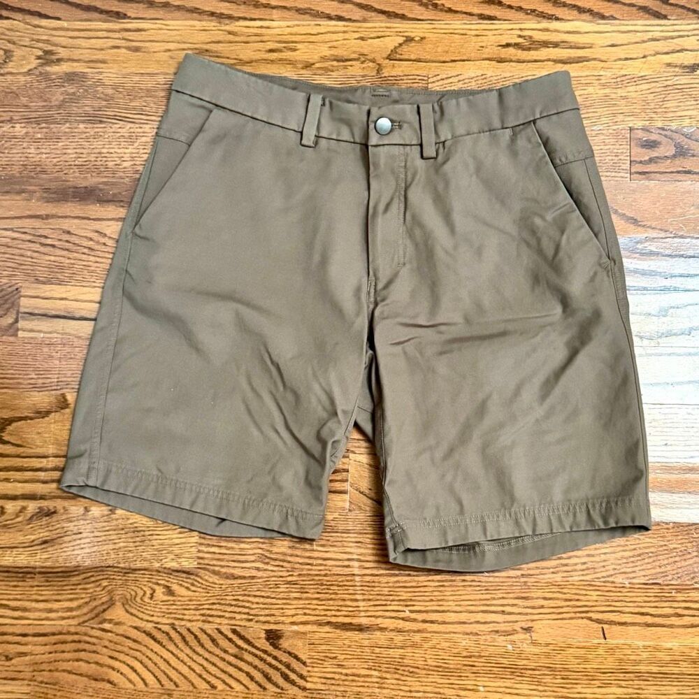 Lululemon Athletica Commission ABC Shorts. Size 32.